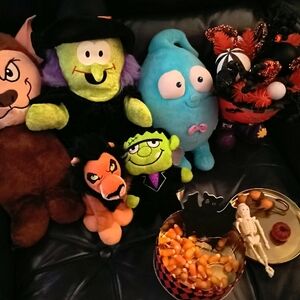 All kinds of Halloween Fun Plush, witch boots centerpiece. Plea Read Description